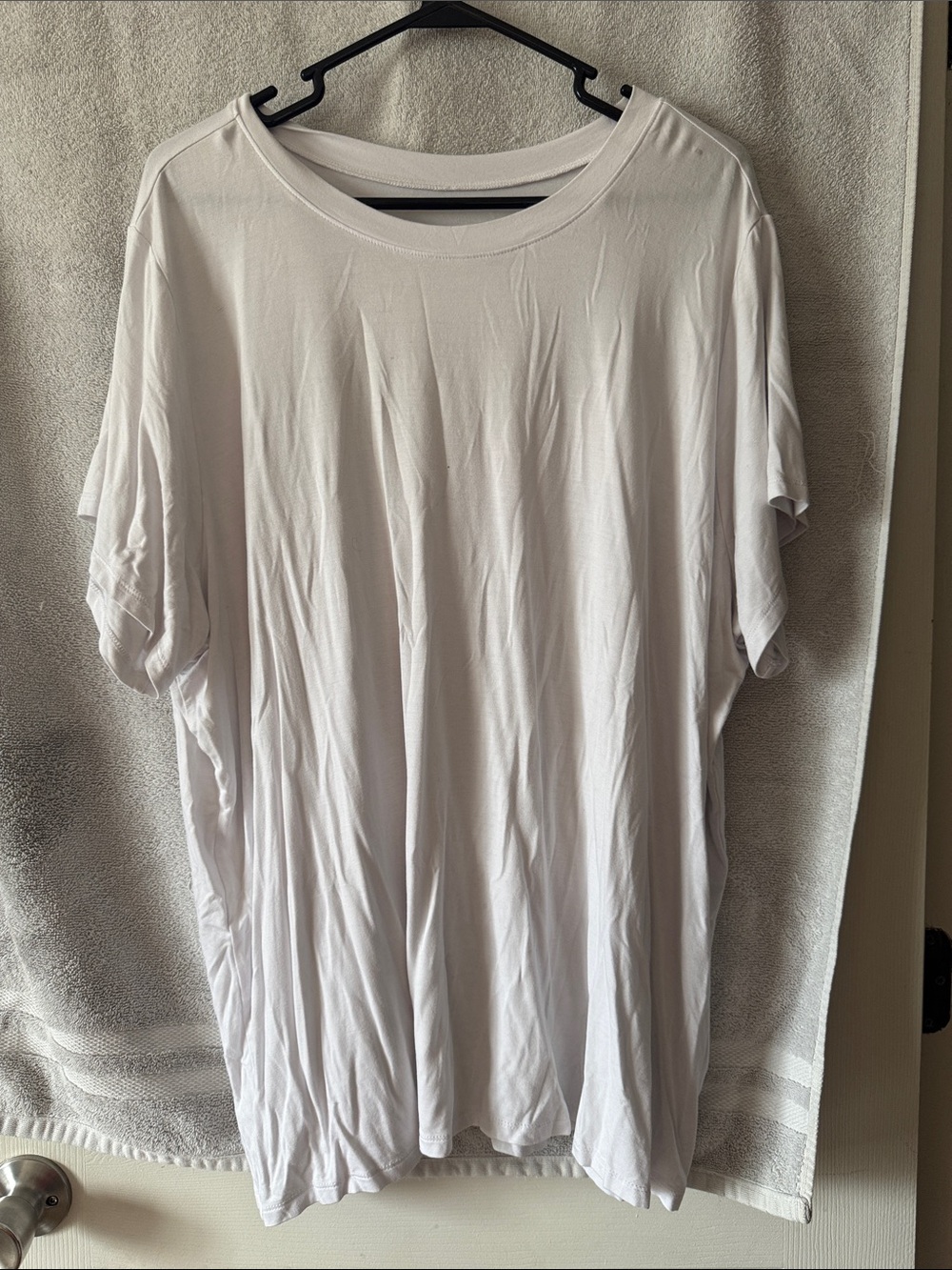 torrid White Short Sleeve Crew Neck Tee